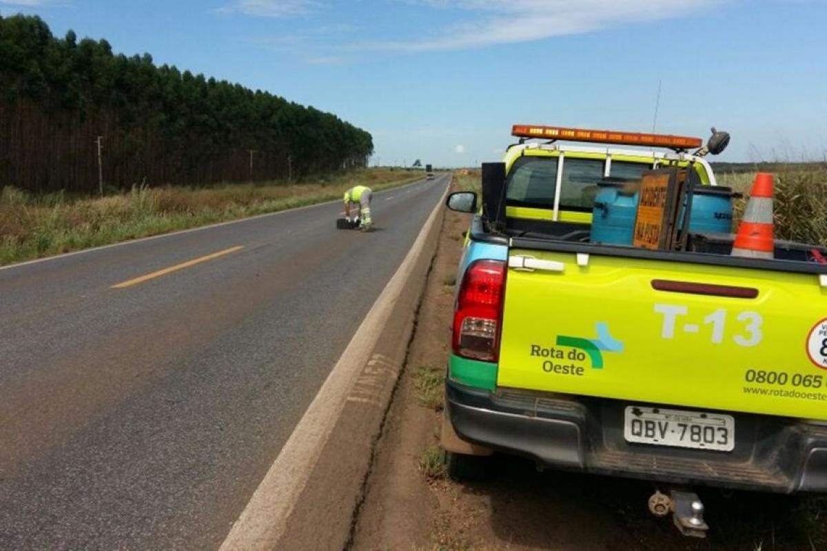 Homem morre após perder controle de veículo e capotar