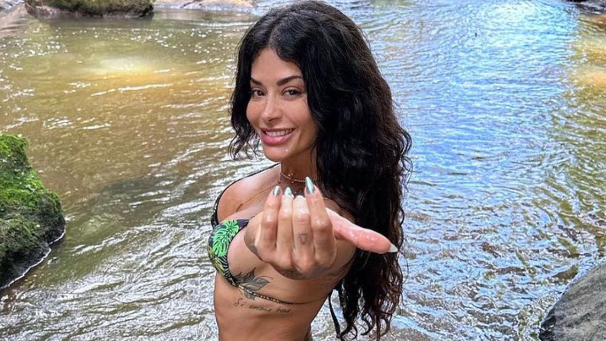 Aline Campos diverte fãs com brincadeira da troca de sobrenomes: “Mulher da cerveja!”