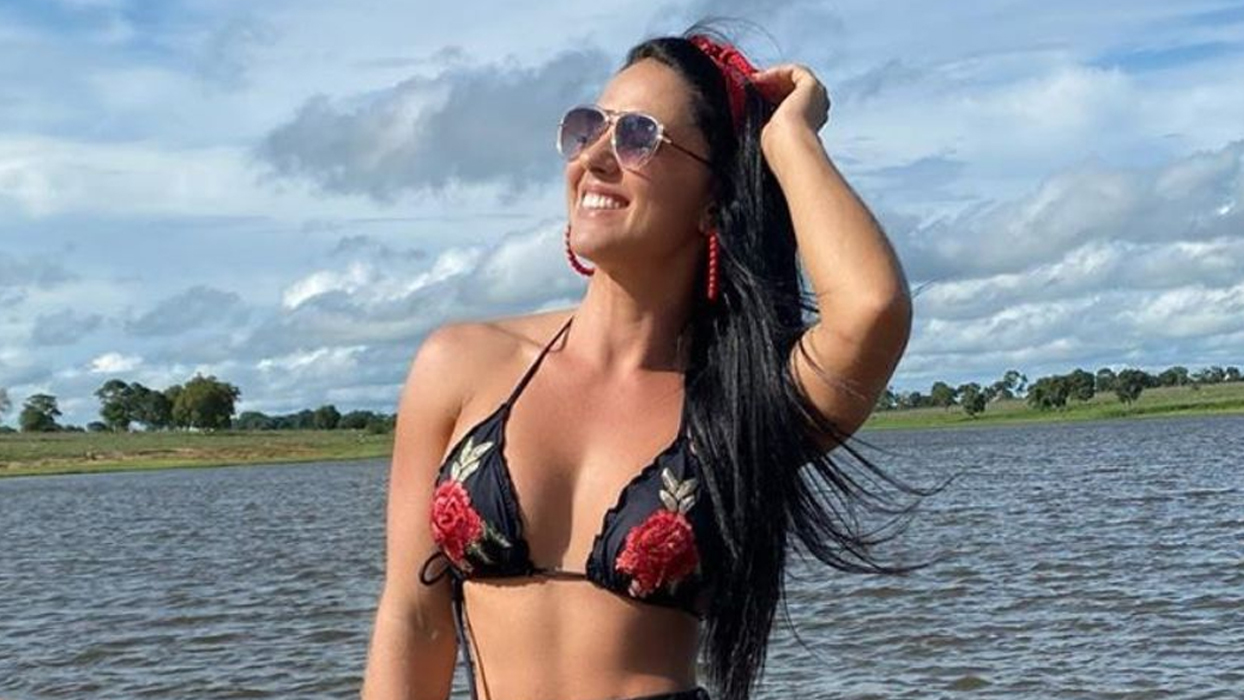 Graciele Lacerda aproveira feriado para tomar chuveirada na fazenda: “De cabeça!”