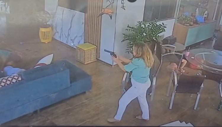 Vídeo: Mãe e filho chegam atirando em festa e matam 2 pessoas em MT