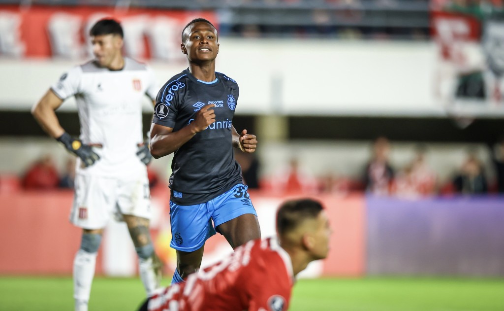 Grêmio vence Estudiantes de La Plata na Argentina pela Copa Libertadores