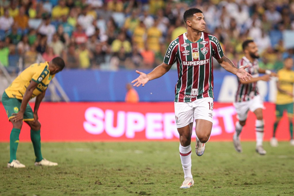 Fluminense vence o Cuiabá e sai da lanterna do Brasileirão