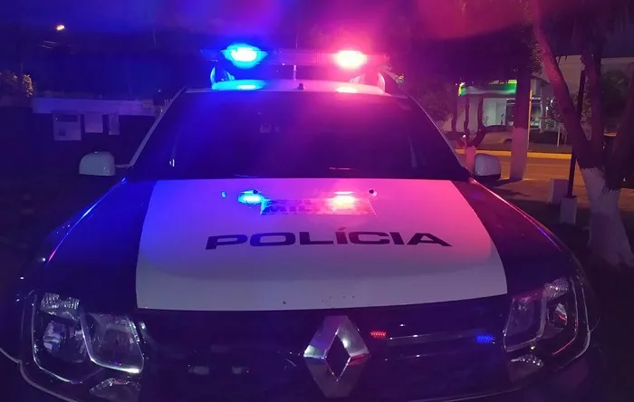 Cabo da PM sofre tentativa de homicídio e tem carro atingido por 8 tiros