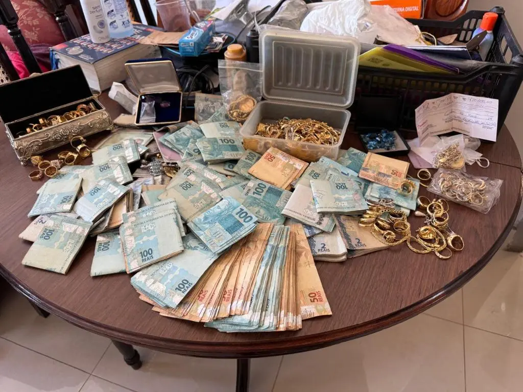 Polícia apreende joias e dinheiro de advogada por golpe em venda de imóvel