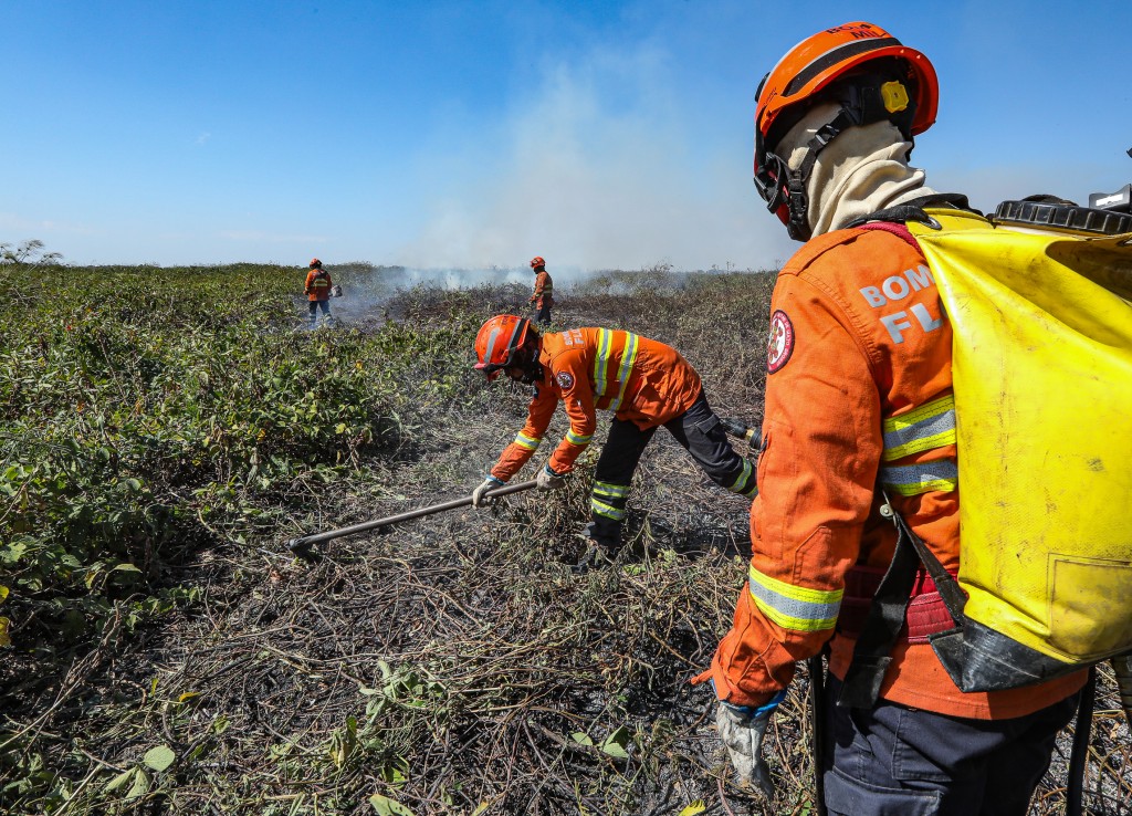 Corpo de Bombeiros segue combatendo incêndio no Pantanal nesta quarta-feira