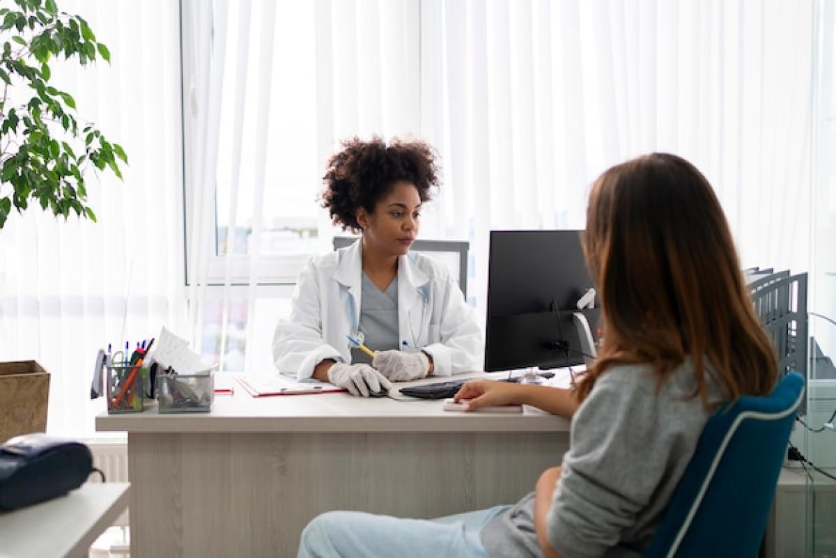 Entenda como as mulheres podem ser apoiadas pela biomedicina em todas as fases da vida