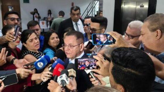 Botelho promete rever participação em debates, após ser duramente atacado por seus adversários