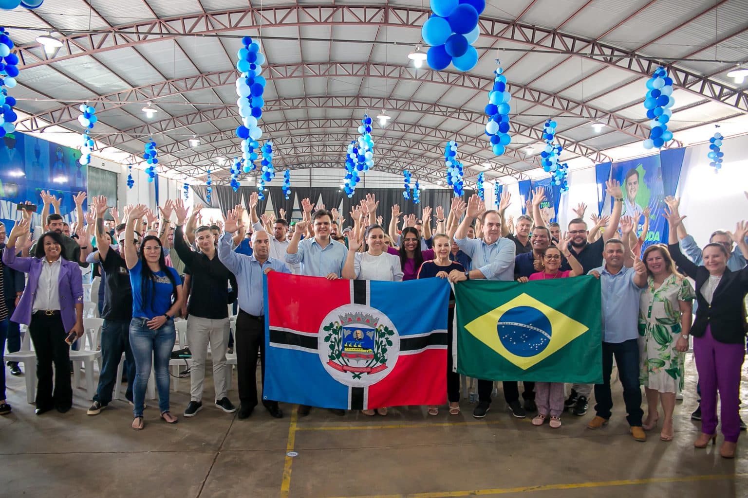 Thiago Silva e Luizão iniciam campanha eleitoral com cerimônia religiosa