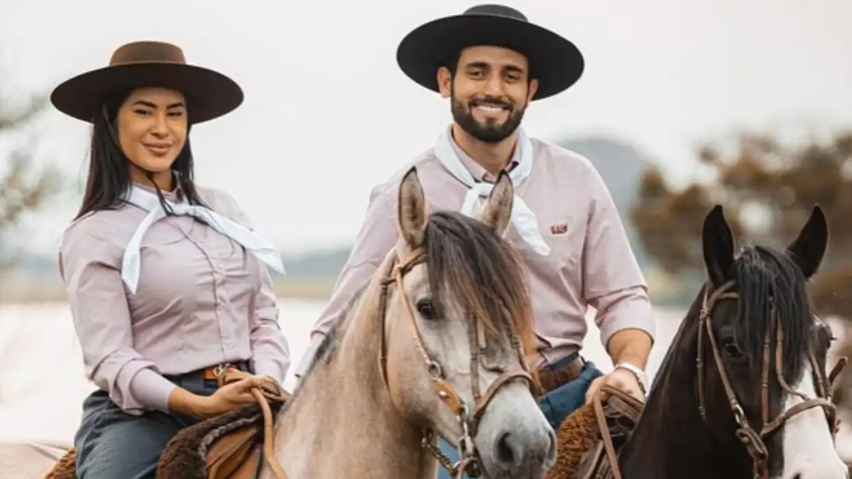 Matteus Amaral e Isabelle Nogueira trocam declarações durante visita ao RS: ‘Ogulho ‘