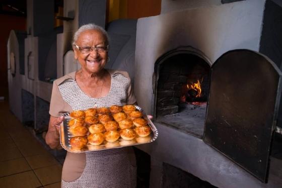 Morre Dona Eulália aos 90 anos, famosa pelo seu bolo de arroz