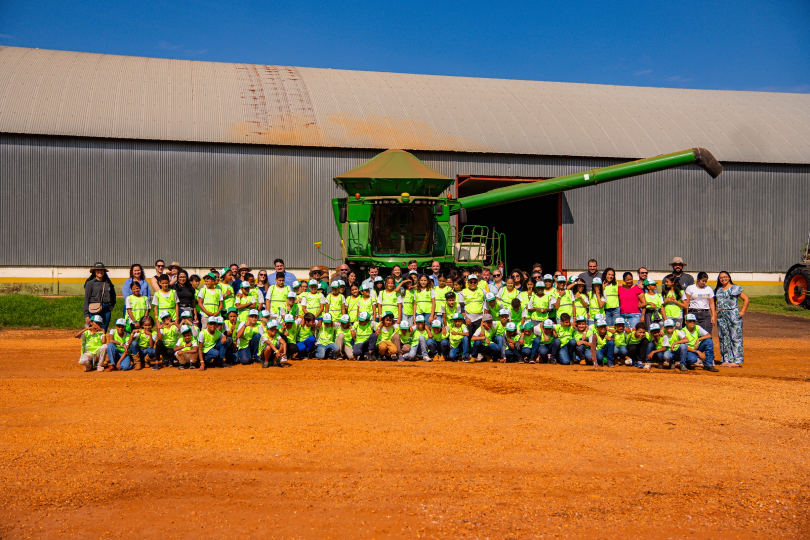 Futuro em Campo em Campo Novo do Parecis leva 200 alunos a viverem o dia a dia do campo