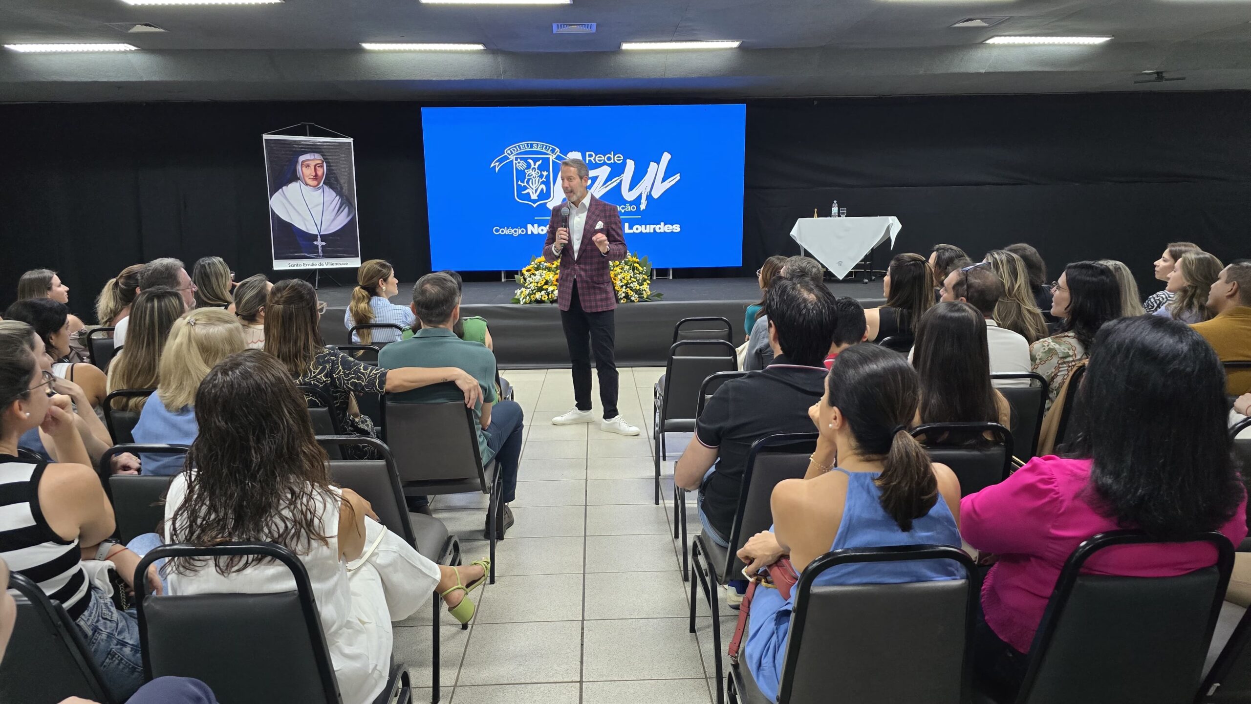 Leo Fraiman ministra palestra para pais de alunos em Cuiabá