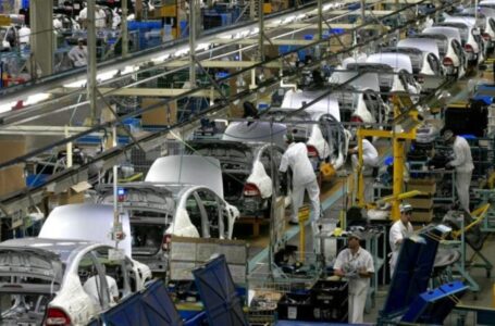 Produção industrial tem queda de 0,2% em outubro