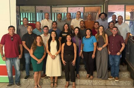 Prefeita reeleita Francieli apresenta futuros secretários municipais de Santo Antônio de Leverger