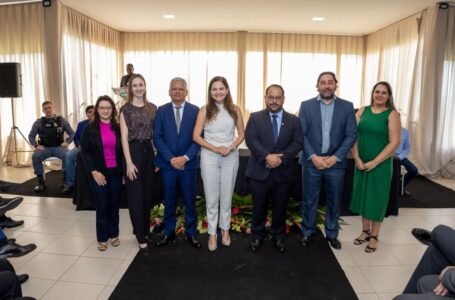 Gisela Cardoso dá posse ao presidente Matheus Paese