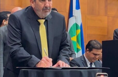 Dr. João assume como primeiro-secretário e reforça trabalho e o diálogo como pilares importantes na gestão