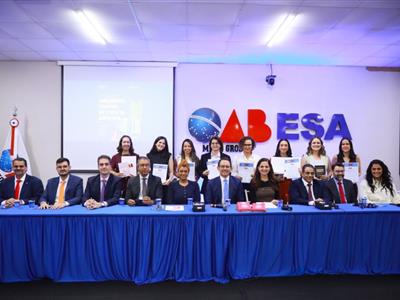 Foto da Notícia: OAB-MT realiza lançamento coletivo de livros jurídicos em comemoração ao 11 de Agosto e entrega moções de aplausos a autoras